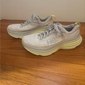 Hoka Women Bondi 8 Sneakers